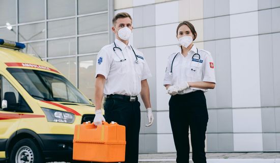 清水救护车转运病人车内有没有插电源的位置？